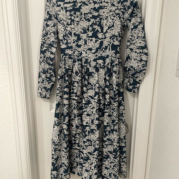 Dainty Jewells Dress - Picture 3 of 5